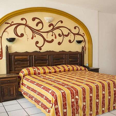 מנסניו Hotel Colonial מראה חיצוני תמונה