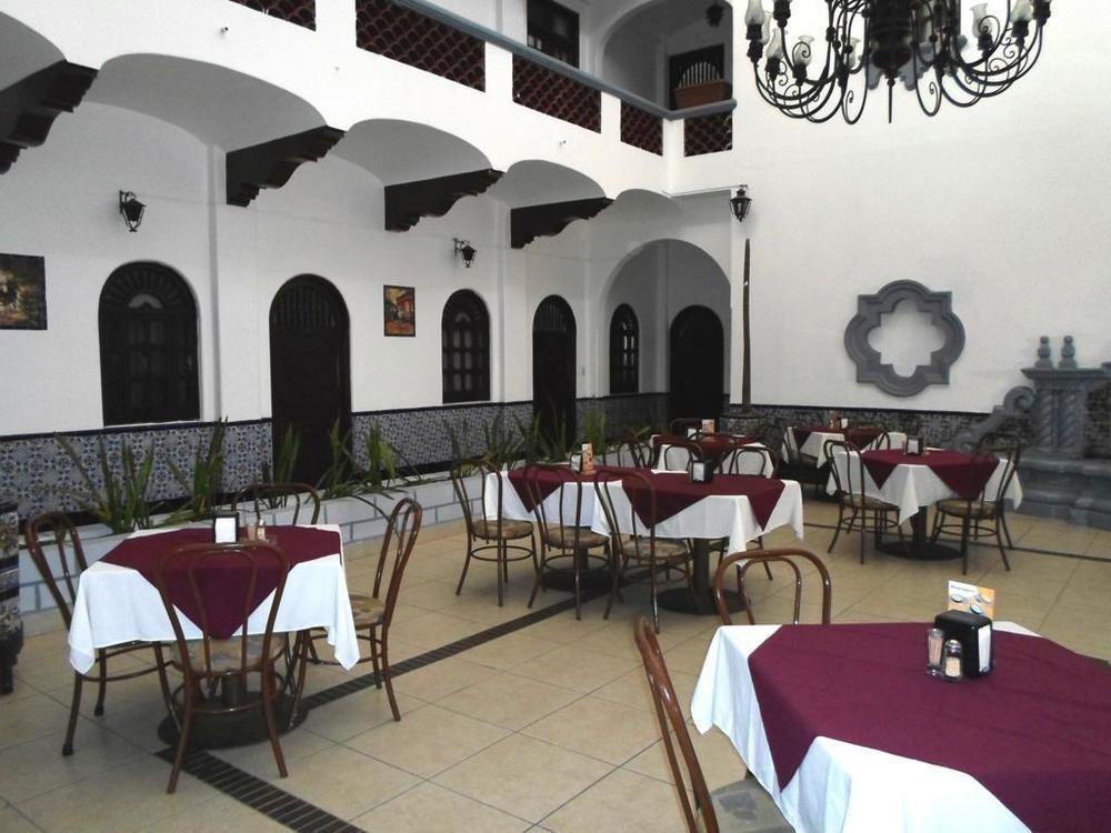 מנסניו Hotel Colonial מראה חיצוני תמונה